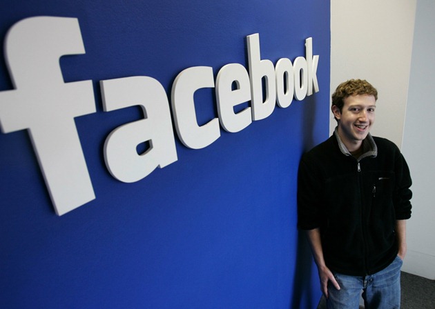Mark-Zuckerberg-Facebook-Wall-Graffiti